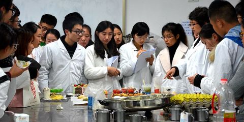 以主題教育為契機(jī)，深化工程技術(shù)創(chuàng)新，驅(qū)動教學(xué)科研協(xié)同改革